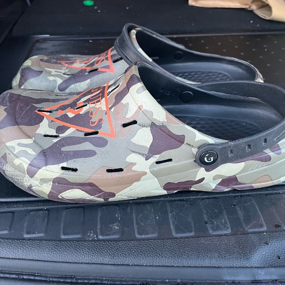 Used guess croc style slip ons size 13 - Picture 2 of 5